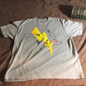 Pokémon Pikachu shirt size Large for men